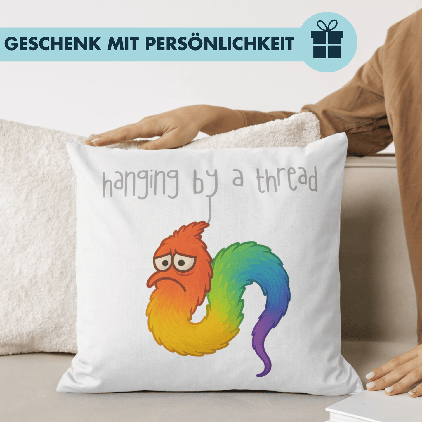 Hanging By A Thread Worm Meme Deko Kissen