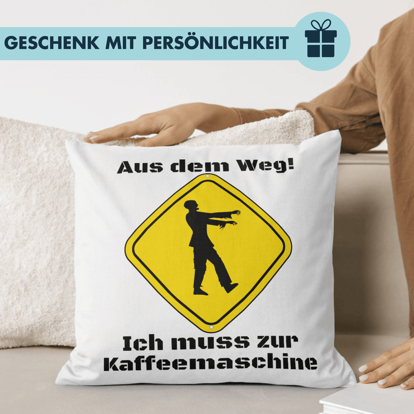 Aus Dem Weg Ich Muss Zur Kaffeemaschine Zombie Deko Kissen
